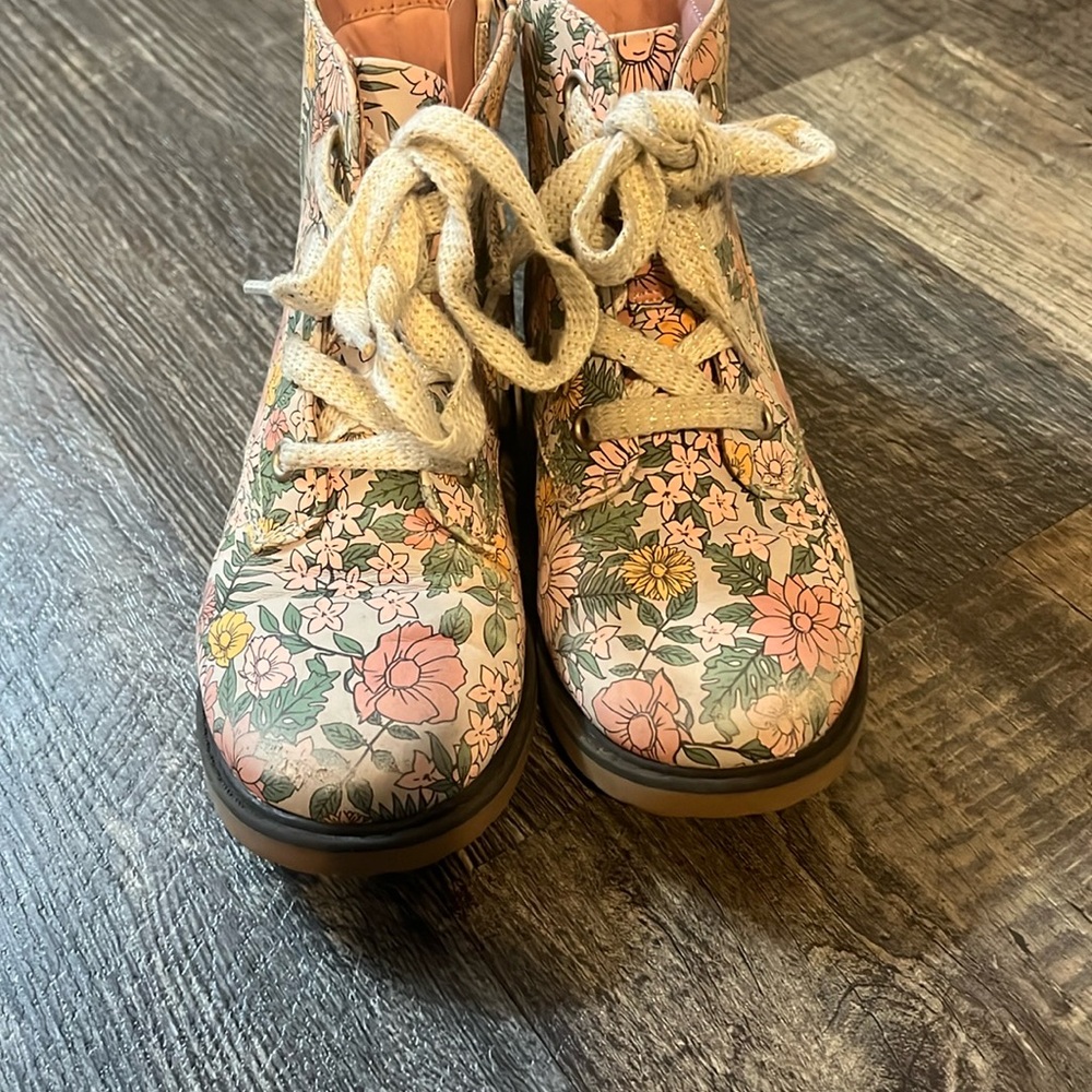 Floral Lace-Up Boots